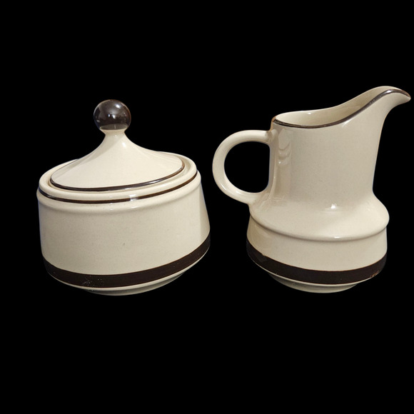 Vintage Strawberries SR Japan Stoneware Creamer & Sugar Bowl Set Brown Trim - Picture 3 of 8